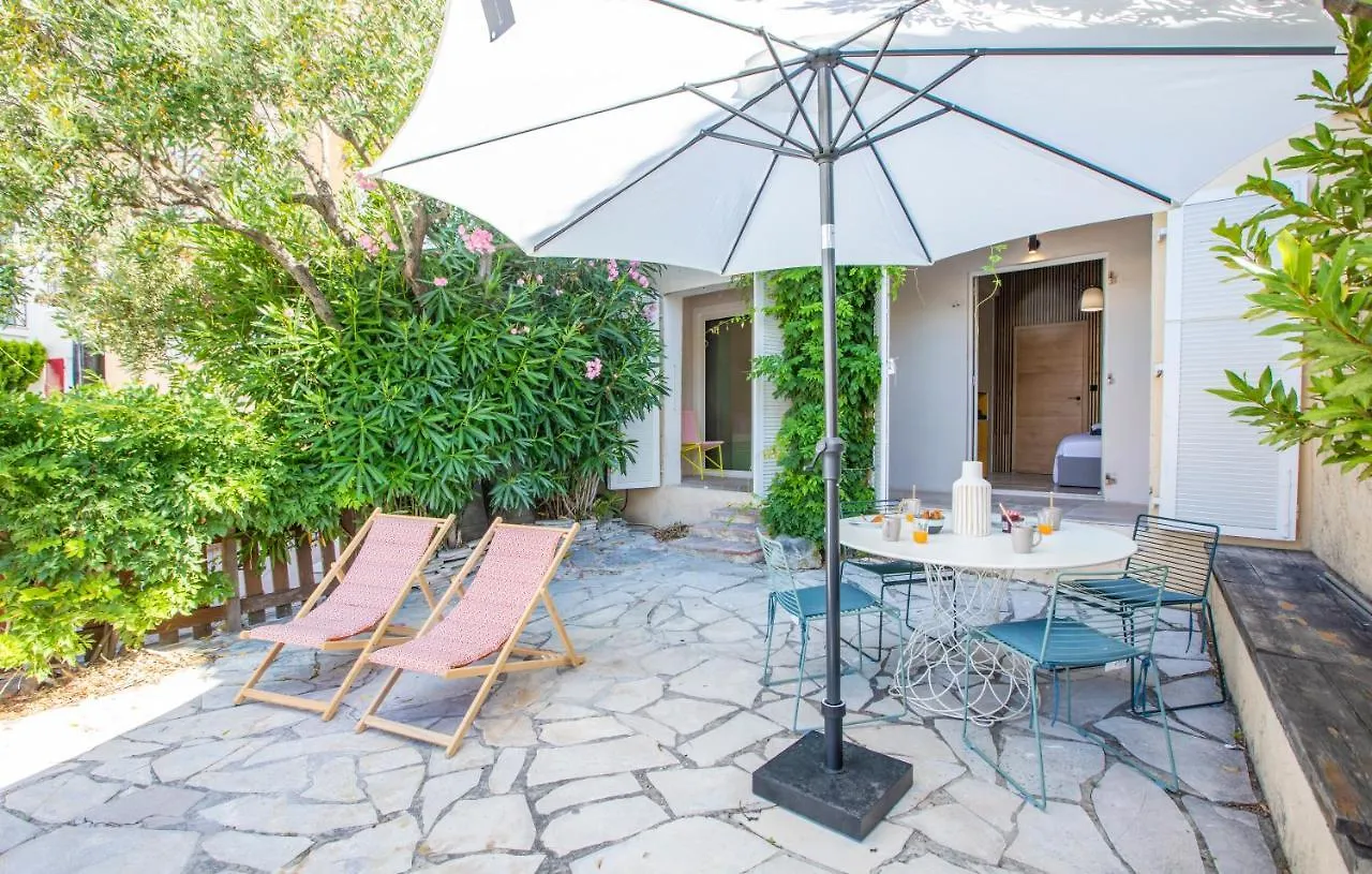 Apartment Appartement Amour Terrasse Sur L'Eau Grimaud