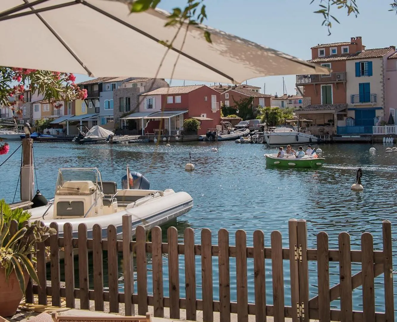 Apartment Appartement Amour Terrasse Sur L'Eau Grimaud