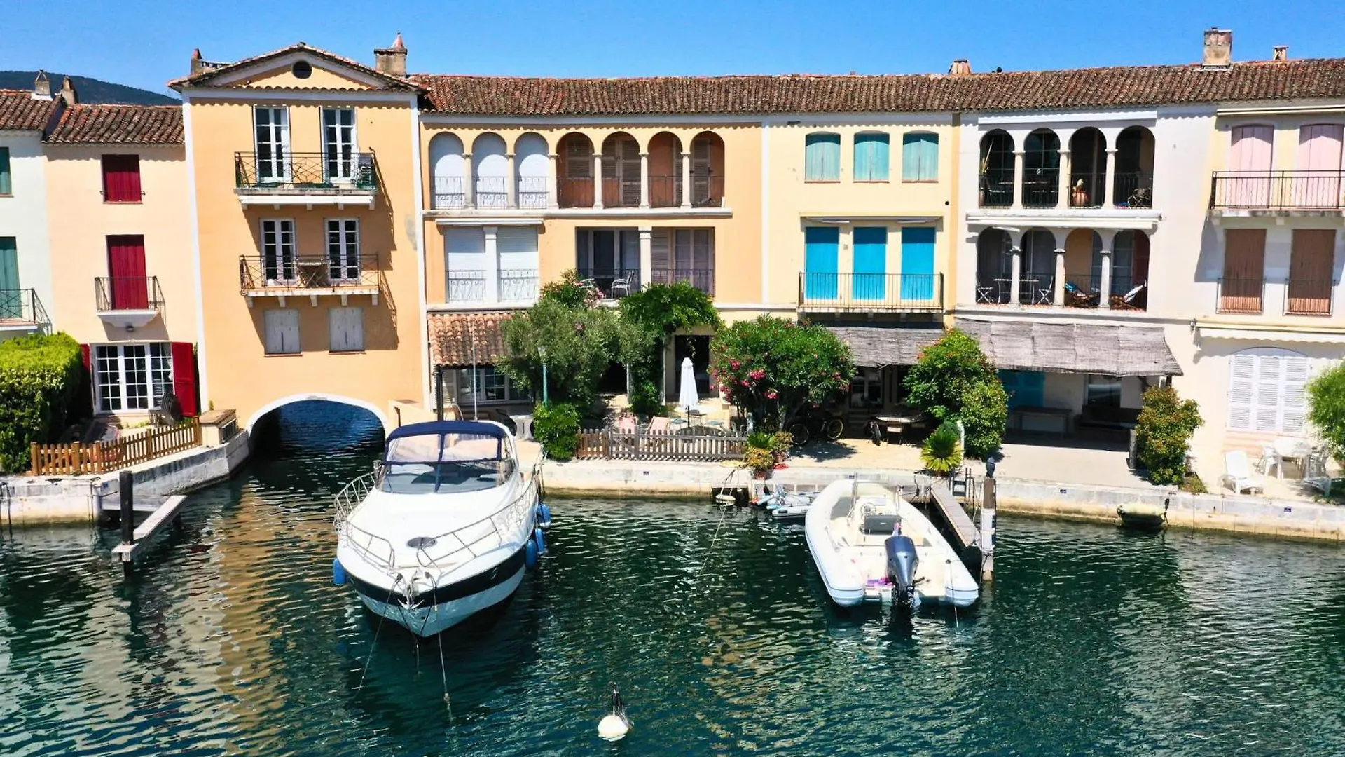 Apartment Appartement Amour Terrasse Sur L'Eau Grimaud