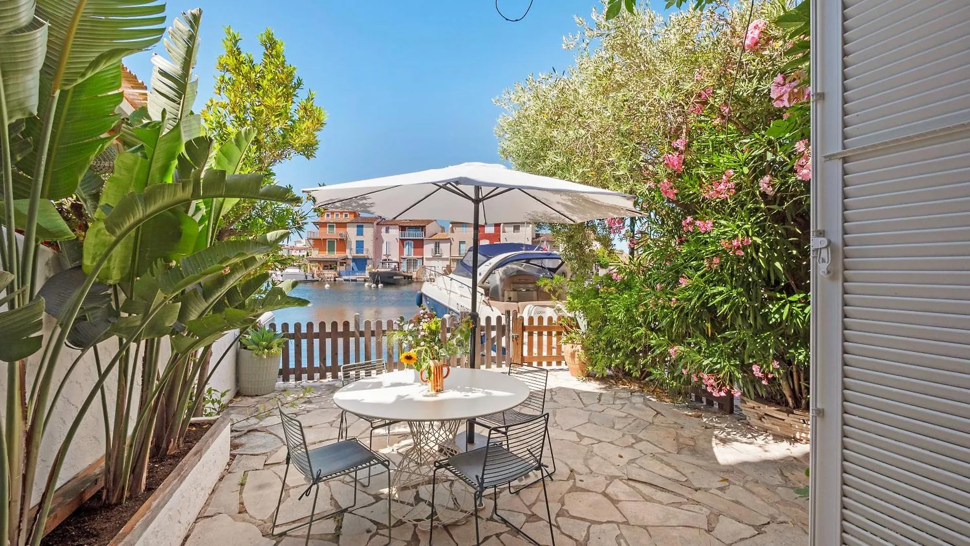 Appartement Amour Terrasse Sur L'Eau Grimaud Apartment