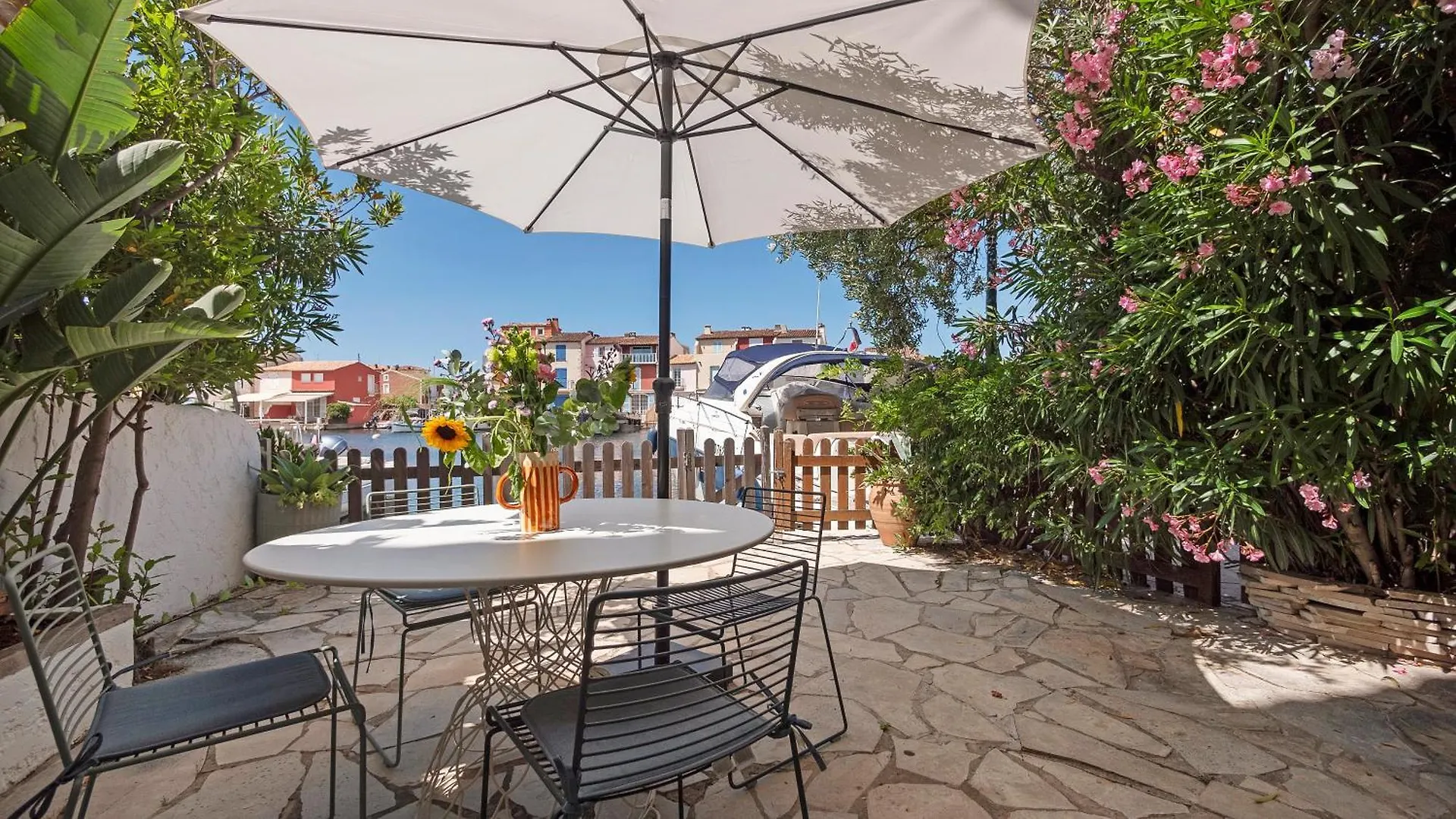 Apartment Appartement Amour Terrasse Sur L'Eau Grimaud France